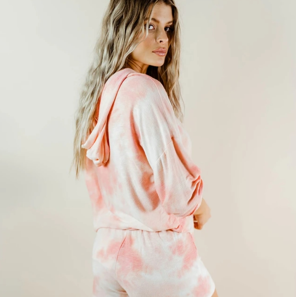 Kittenish - Picture 2 of 4